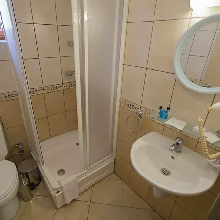 Arya Μαρμαρίς