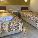 Arya Aparthotel