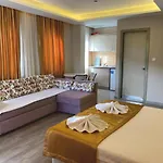 Arya Aparthotel