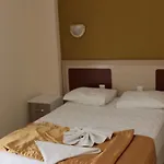 Aparthotel Arya