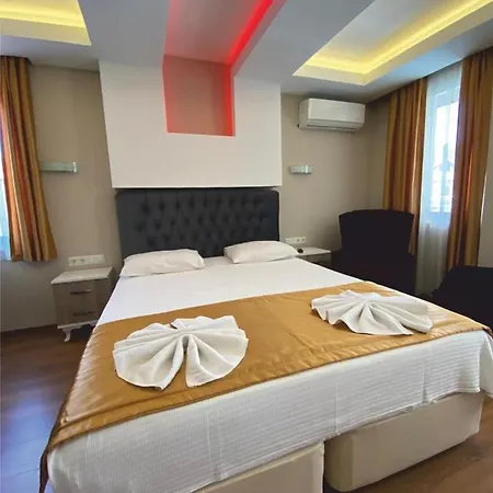 Lejlighedshotel Arya 4*