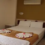 Arya Hotel de apartamente 4*