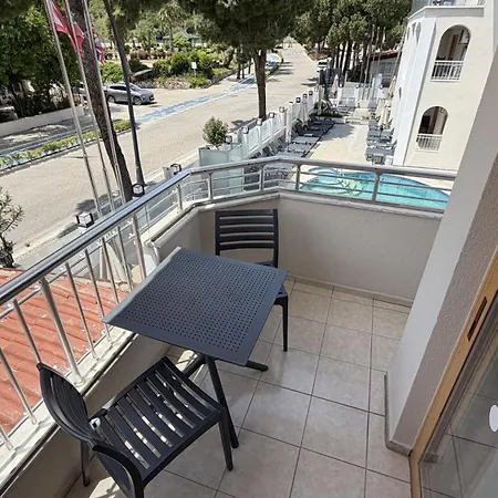 Arya Aparthotel 4*