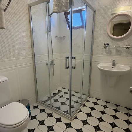 Arya Aparthotel