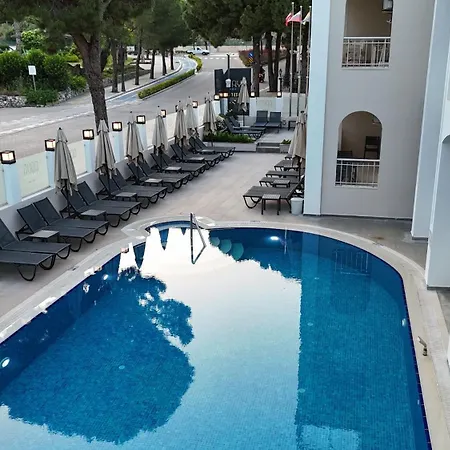 Arya Aparthotel